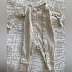 Colored Organics onesie - cream - size 0-3mos